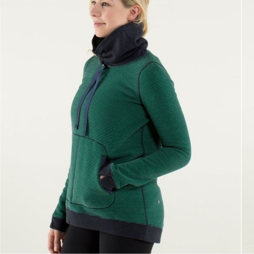 LULULEMON Avenue PulloverHyper Striped Green Bean and Navy (Heathered Inkwell)